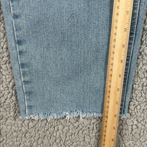 BDG High Rise Baggy Distressed Light Wash Jeans Women’s,Size 26 - Picture 9 of 16